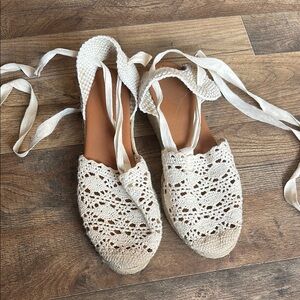 Chic Cream Espadrilles with Lace-Up Design